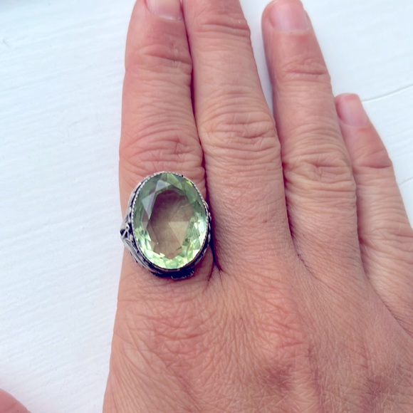 Jewelry - Vintage silver cocktail ring